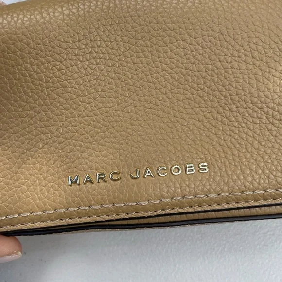Marc Jacobs Tan Leather Crossbody Bag - Picture 6 of 10